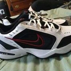 Men's Nike Air Monarch IV